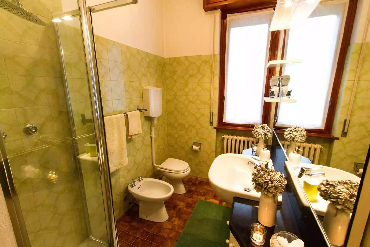 Bathroom Bathroom - Connie's apartment - Monvalle