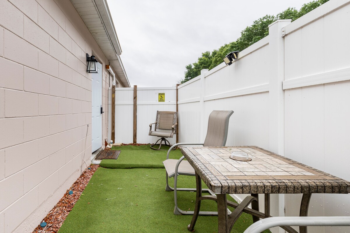 Private Entry 1/1 Apt Full size Kitchen - Welcome!