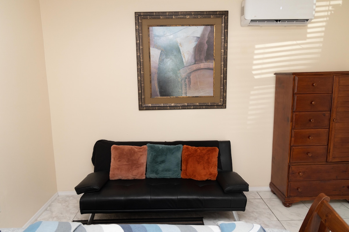 Private Entry 1/1 Apt Full size Kitchen - Welcome!