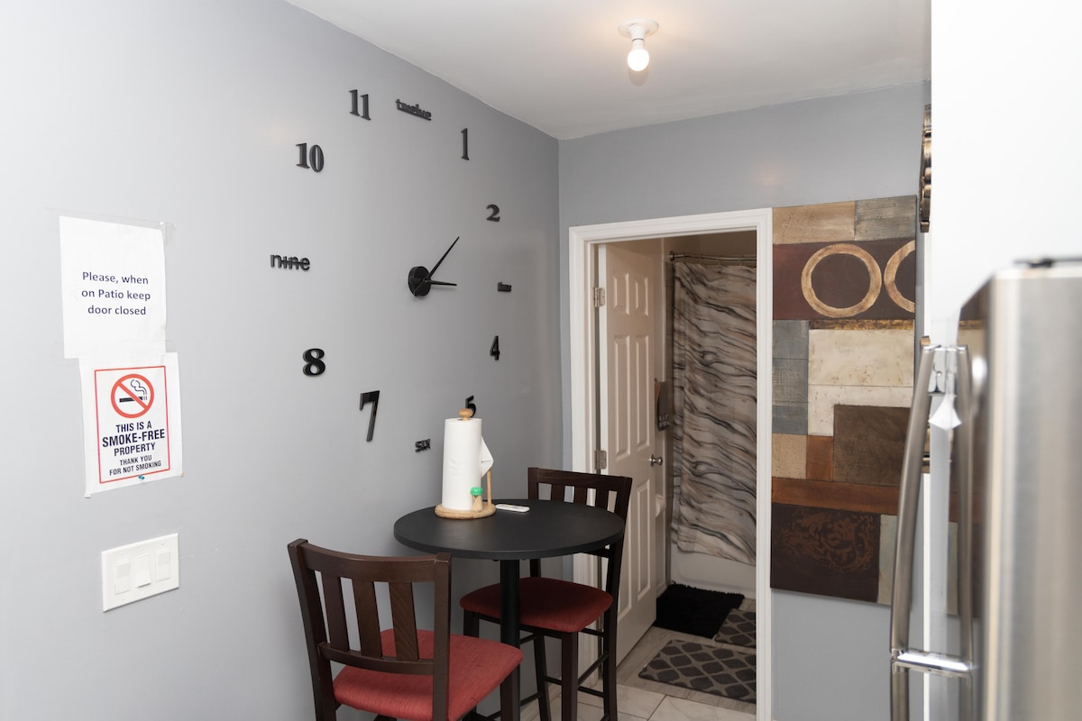 Private Entry 1/1 Apt Full size Kitchen - Welcome!