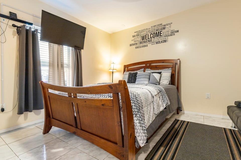 Private Entry 1/1 Apt Full size Kitchen - Welcome! - Orlando