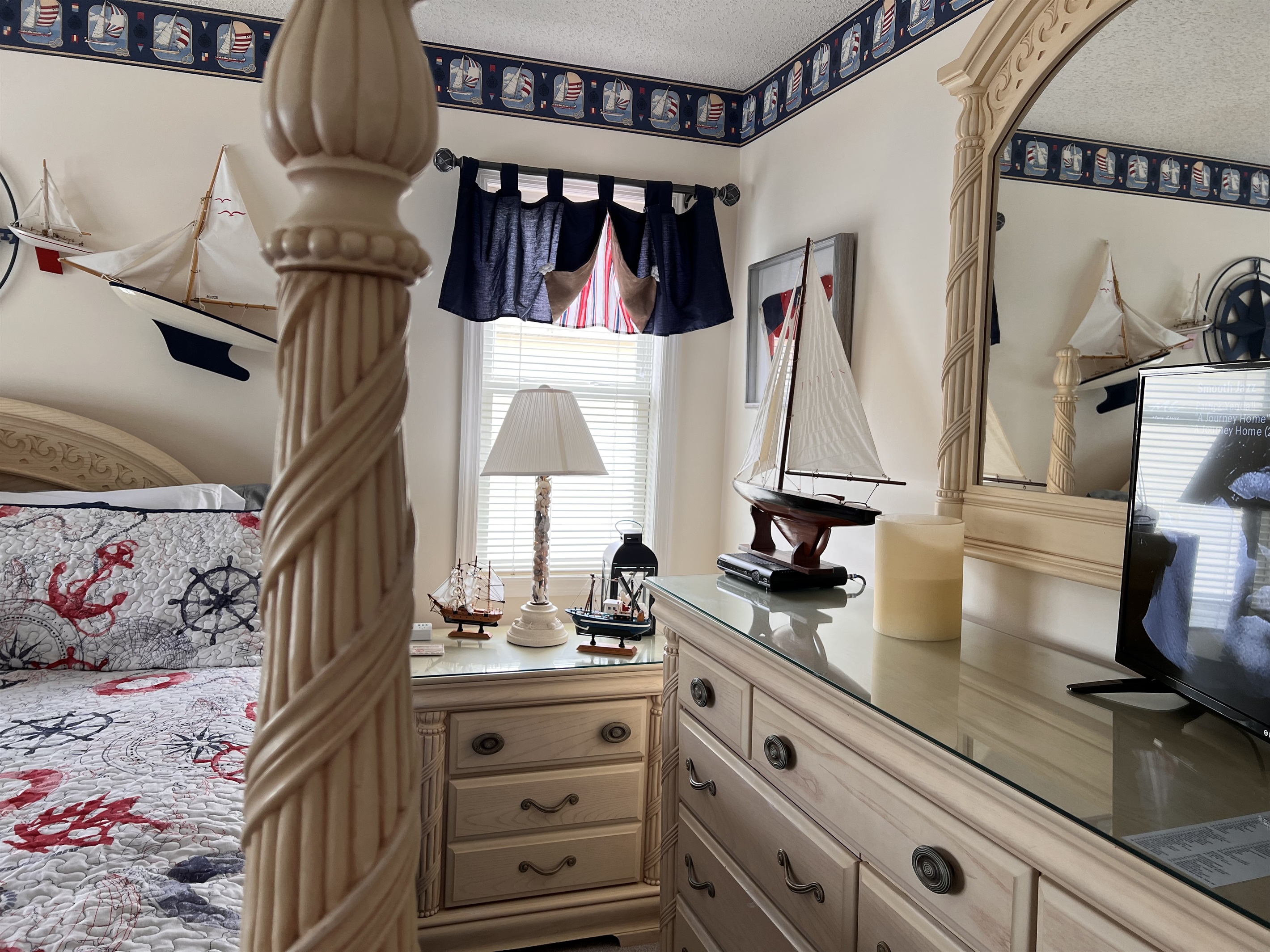 Upstairs King bedroom #2 overlooking pool Upstairs King bedroom #2 overlooking pool - The C's By The Sea - Holden Beach