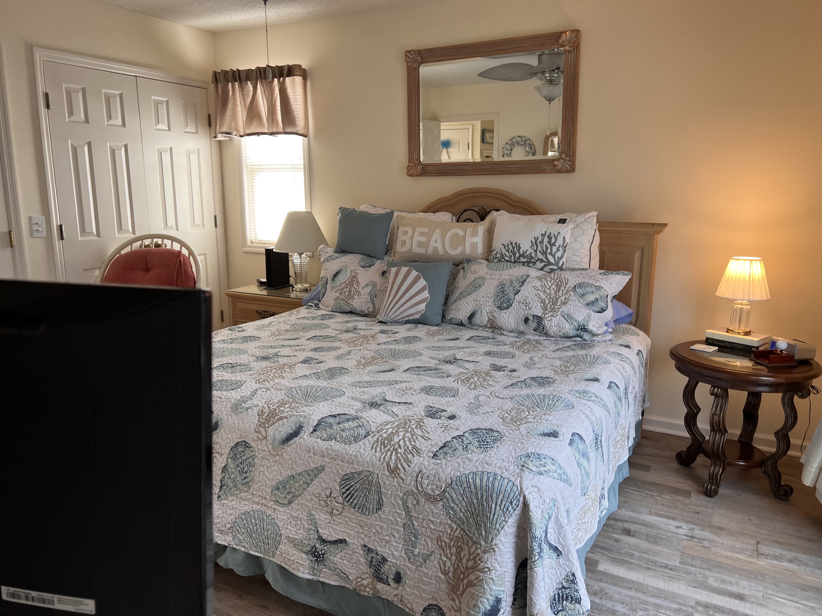 King Bedroom #1 downstairs with private porch overlooking pool King Bedroom #1 downstairs with private porch overlooking pool - The C's By The Sea - Holden Beach