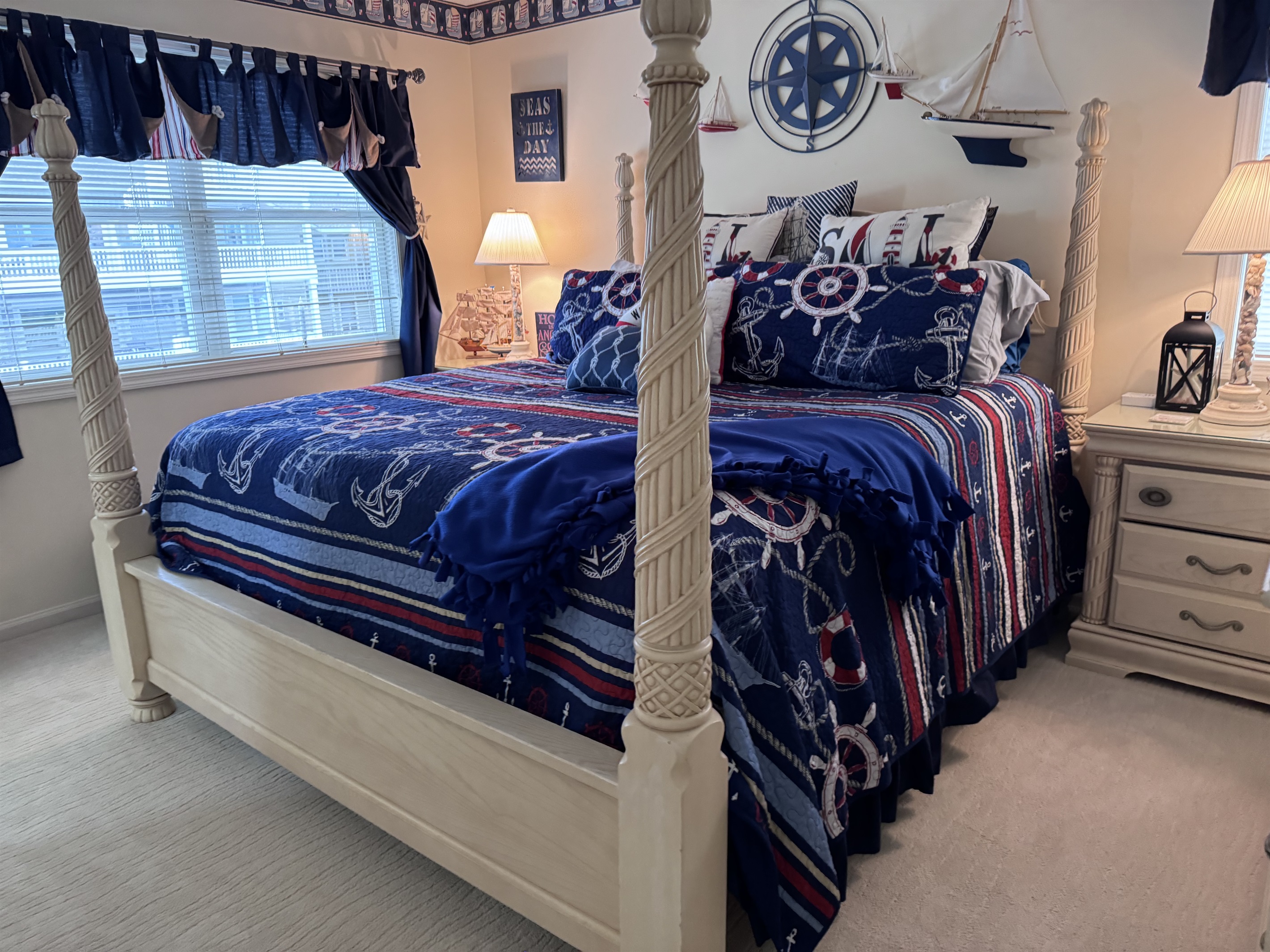 Upstairs King bedroom #2 overlooking pool Upstairs King bedroom #2 overlooking pool - The C's By The Sea - Holden Beach
