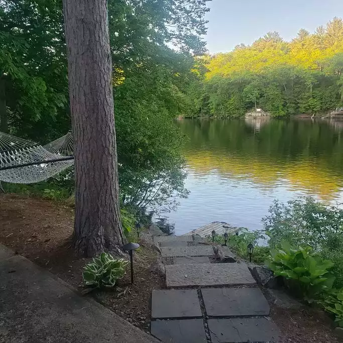 The Hudson Hideaway waterfront home! - Lake Luzerne