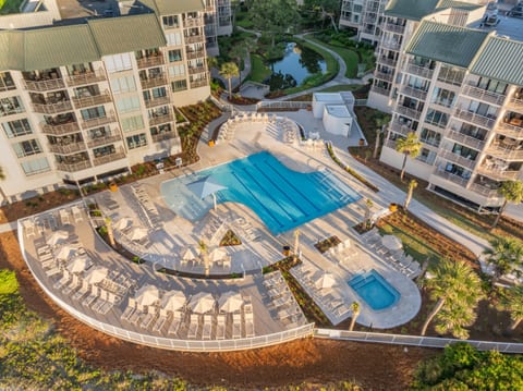 New Family Pool / Hot Tub 