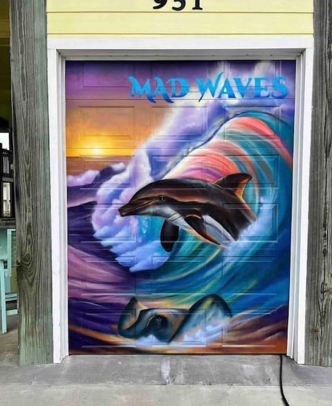 MAD Waves Crystal Beach