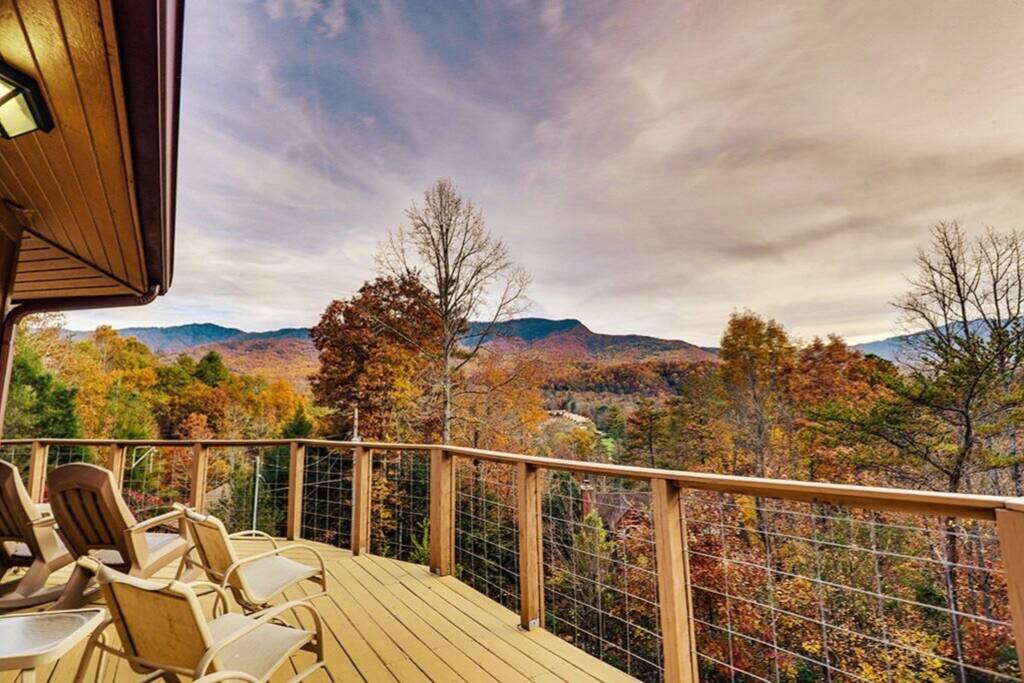 Gatlinburg Smoky Mountain Cabin Amazing Views