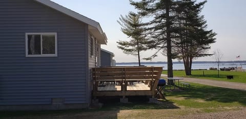 Cottage 8 / deck side view