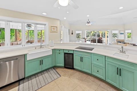 4 Bedroom Princeville at Hanalei Modern Retreat - 