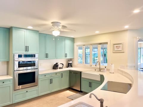 4 Bedroom Princeville at Hanalei Modern Retreat - 