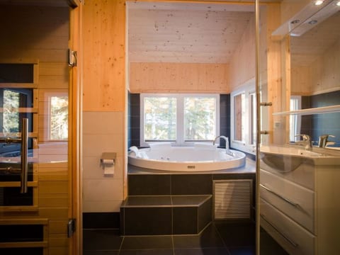 47# mit IR-Sauna& Sprudelbad Innen