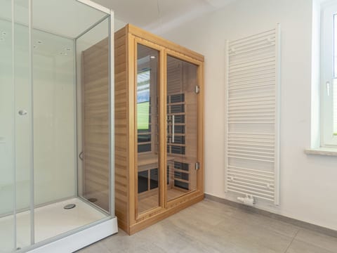 für bis zu 8 Personen mit IR Sauna