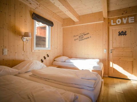 # 6 mit IR-Sauna und Sprudelwanne Innen