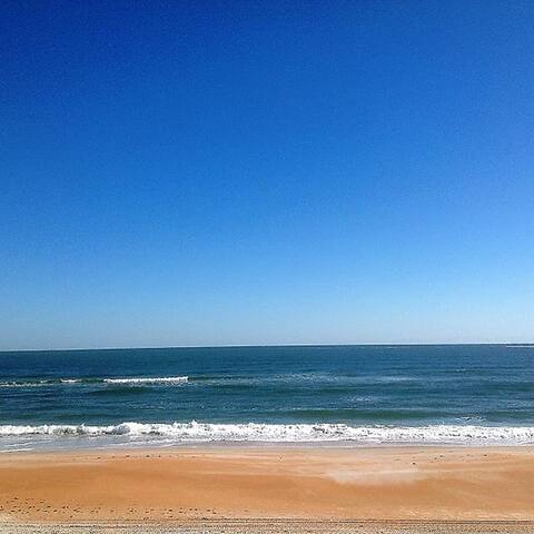 Beach Home! 2 Min walk 2 Beach! Heated Pool/HotTub - Ormond By The Sea