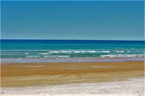 Beach Home! 2 Min walk 2 Beach! Heated Pool/HotTub