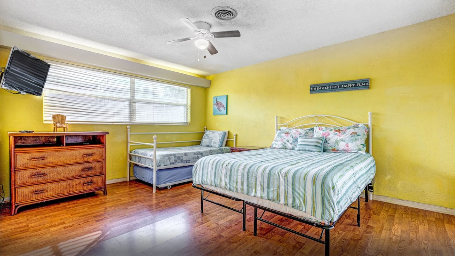 Beach Home! 2 Min walk 2 Beach! Heated Pool/HotTub - Ormond By The Sea