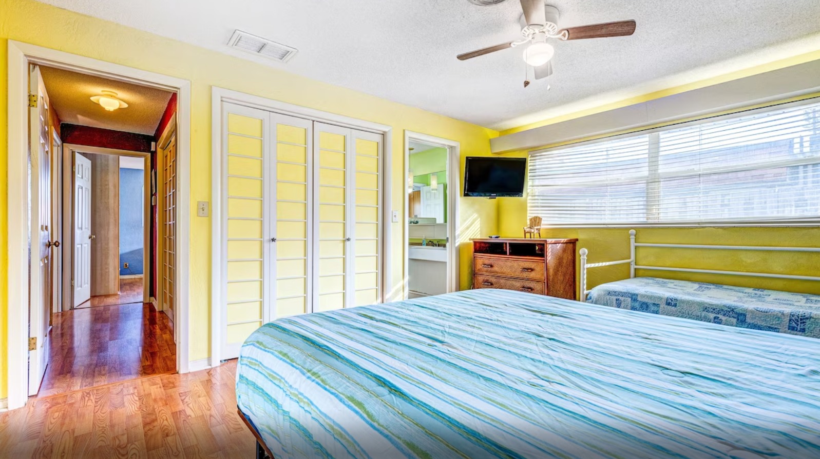 Beach Home! 2 Min walk 2 Beach! Heated Pool/HotTub - Ormond By The Sea