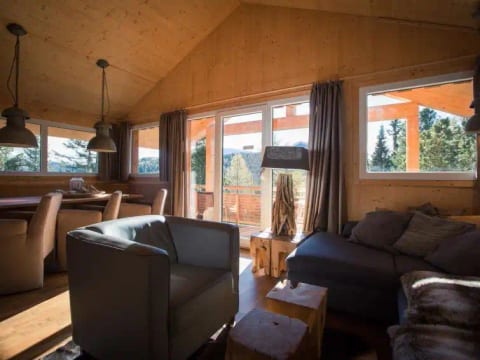 #49 mit IR-Sauna & Sprudelwanne Innen