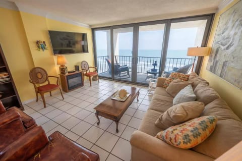 Large Family Room with Direct Oceanfront Views