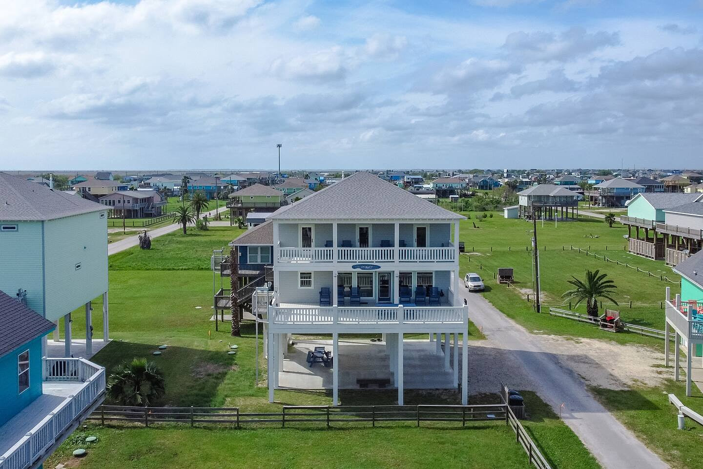 Indulge in Panoramic Gulf Views from Your Own Private Oasis - 2 Spacious Balconies Await!