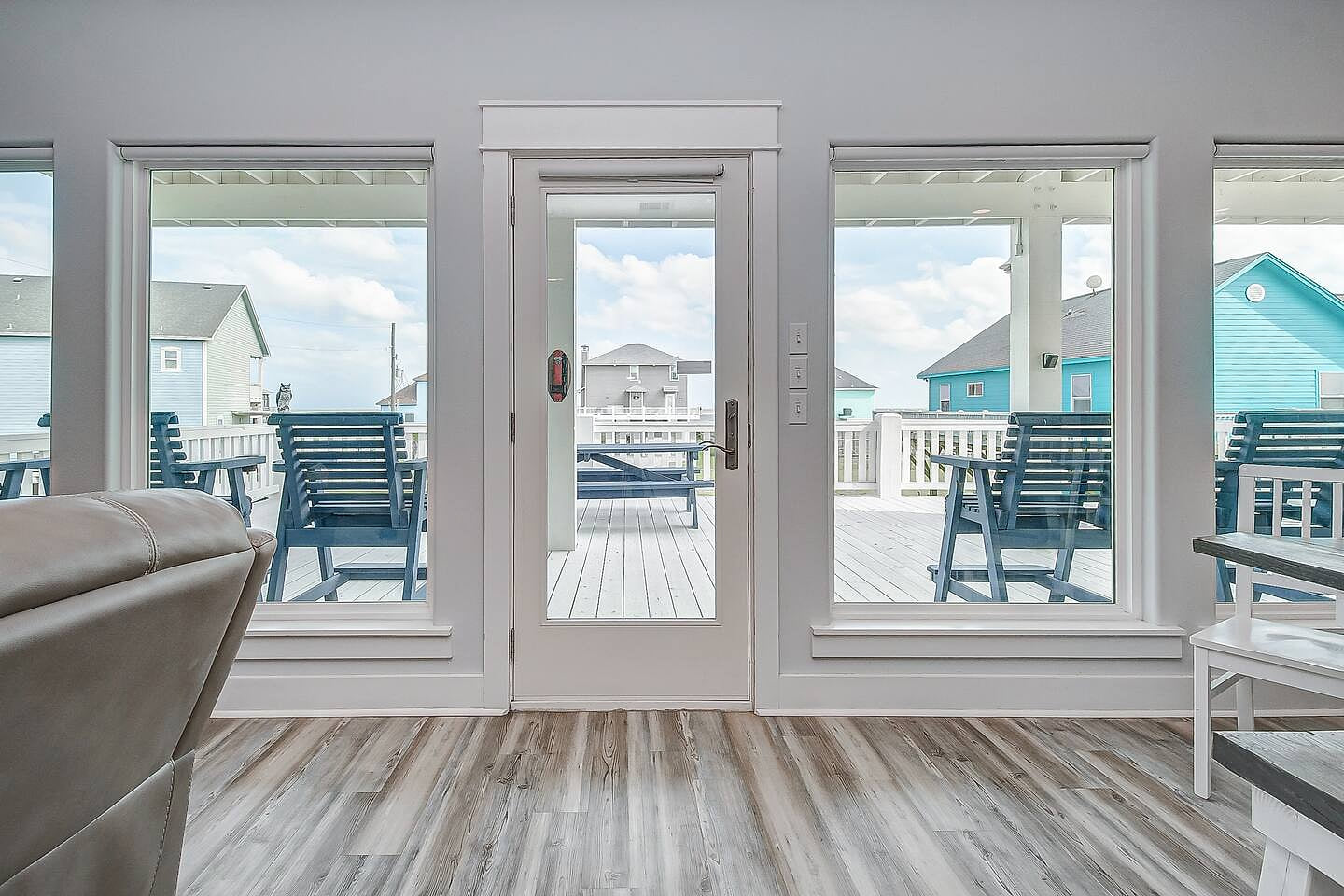 Breathtaking panoramas greet you from every angle in the heart of our home. Come take a seat and soak in the beauty of our stunning surroundings from the comfort of our open-plan living space