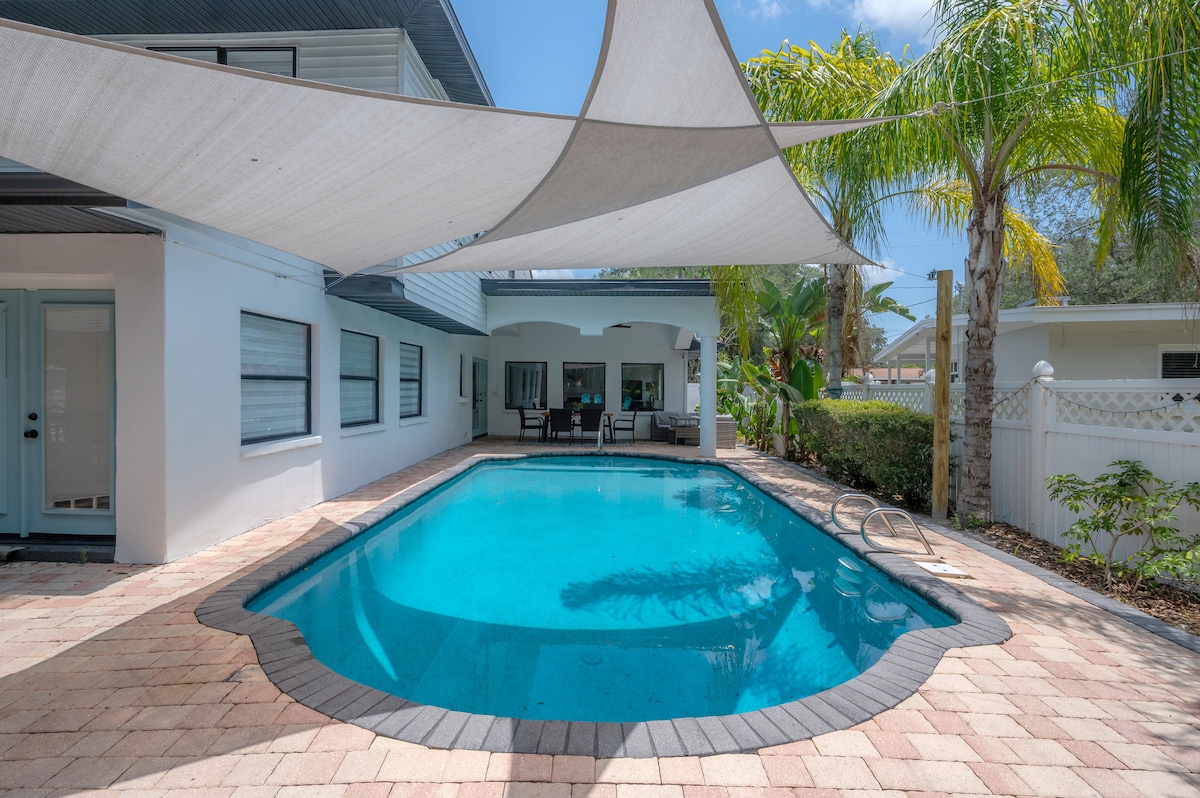 luxe-spacious-riverhills-chateau-heated-pool-huge/