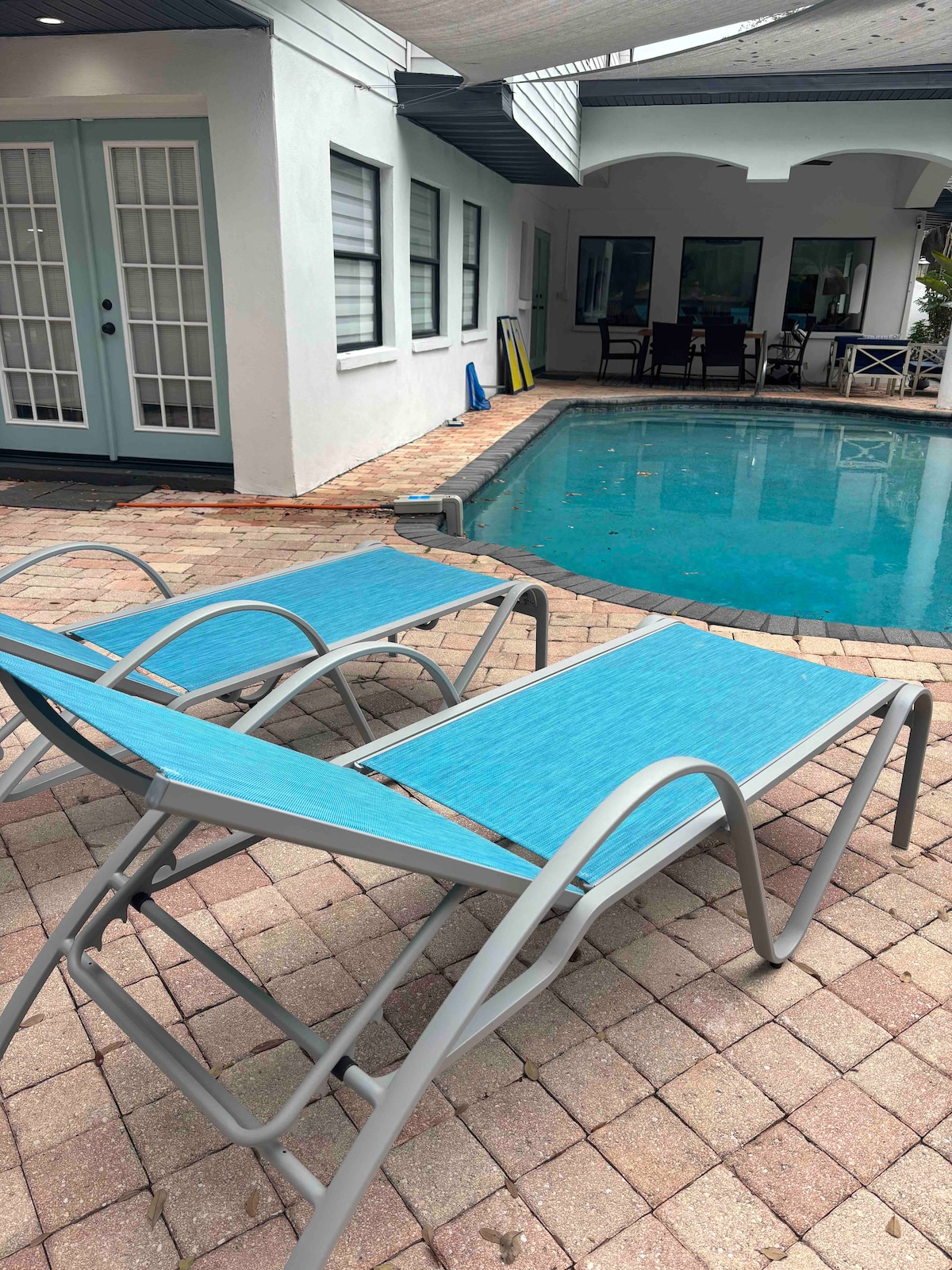 luxe-spacious-riverhills-chateau-heated-pool-huge/