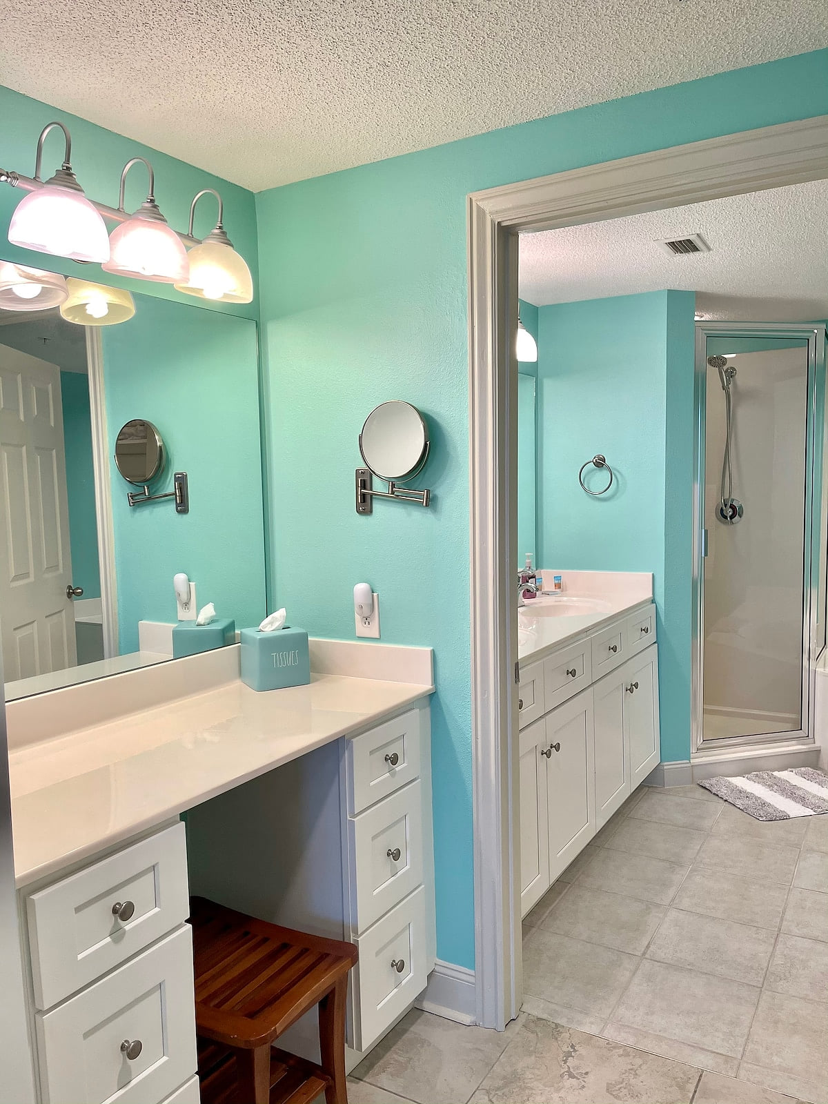 Large master bath with makeup vanity, large walk in shower and jetted tub