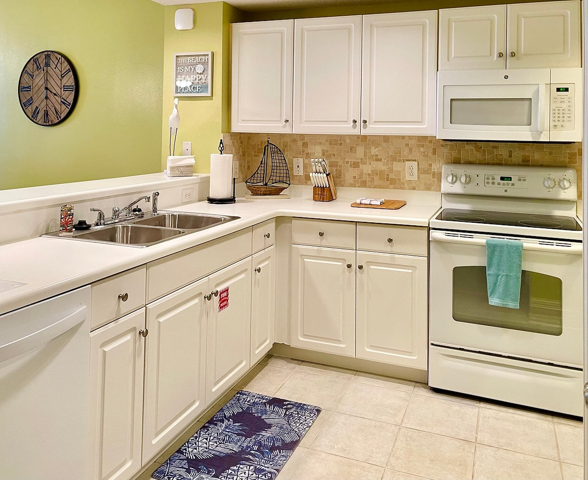 Spacious kitchen