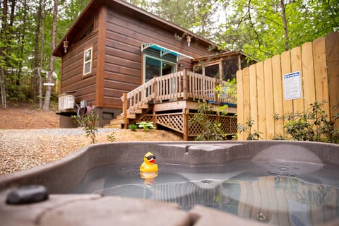 Cabin A + Private Hot Tub