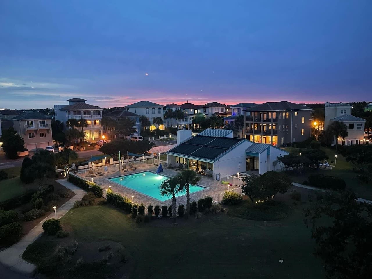 Tropical Breeze Beach Home Heated Pool & Golf Cart