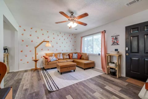Living Room l 55" Smart TV (out of frame)