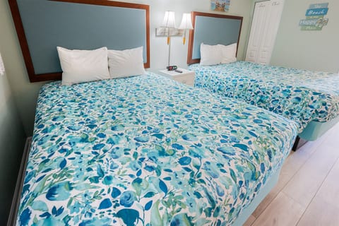 2 Queen Beds in Bedroom, Beautifully Decorated