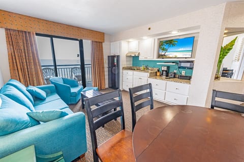 Large Living Area with Views of the Ocean, Beautifully Decorated