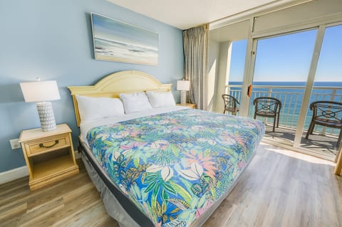 Beautiful Bedroom with Amazing Views 🌊☀️