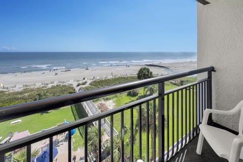 Balcony with Amazing Views of the Ocean