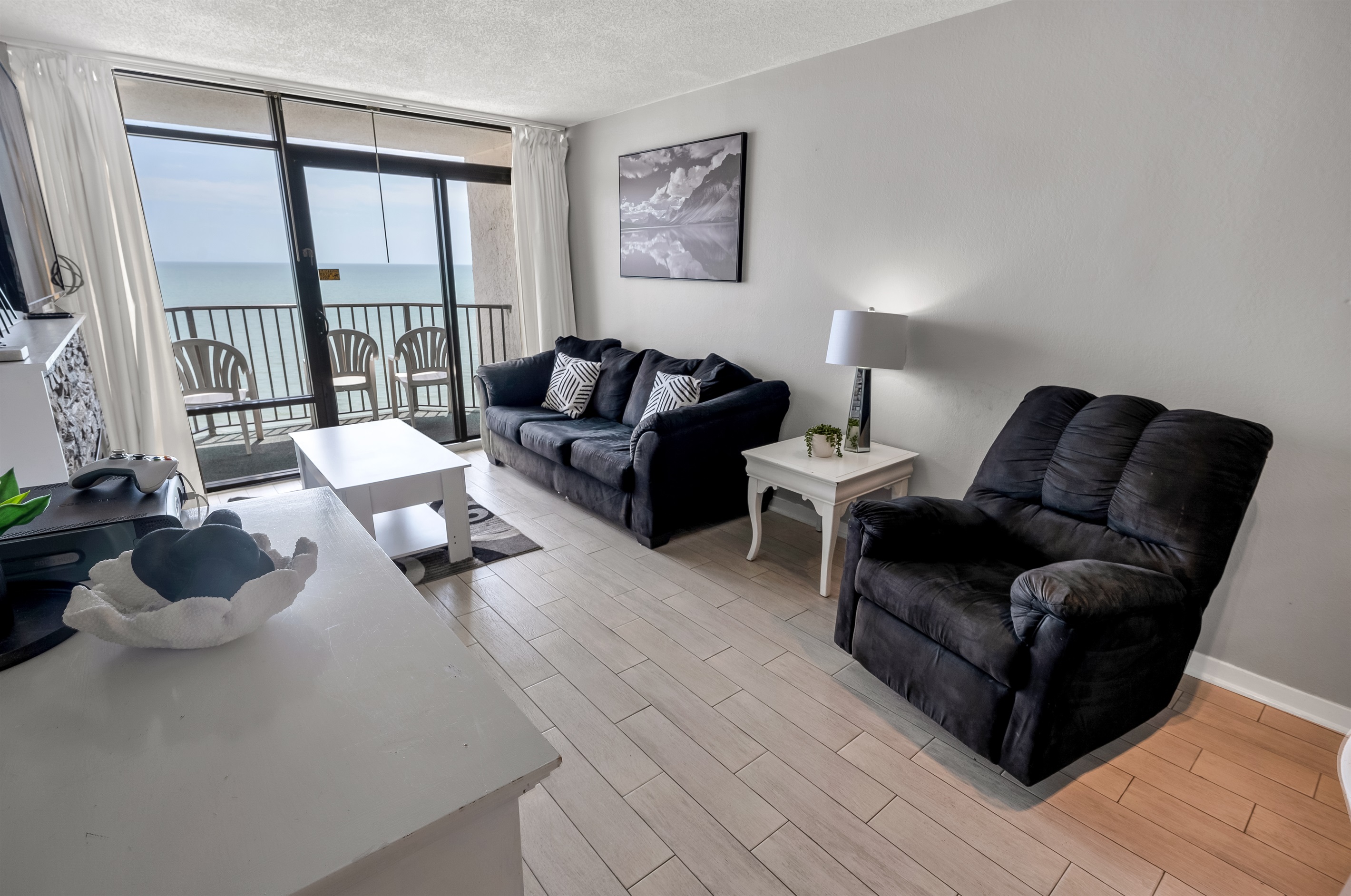 Amazing Living Room with Views of the Ocean 🌊☀️