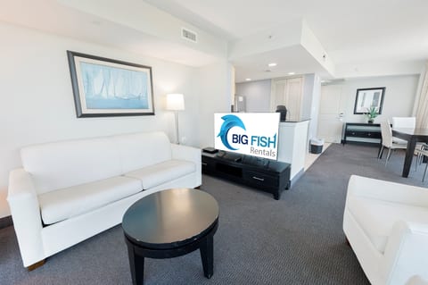 Living Room with Stunning Views🌊☀️