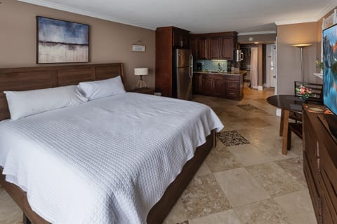 Large Living Area with Views of the Ocean, Beautifully Decorated