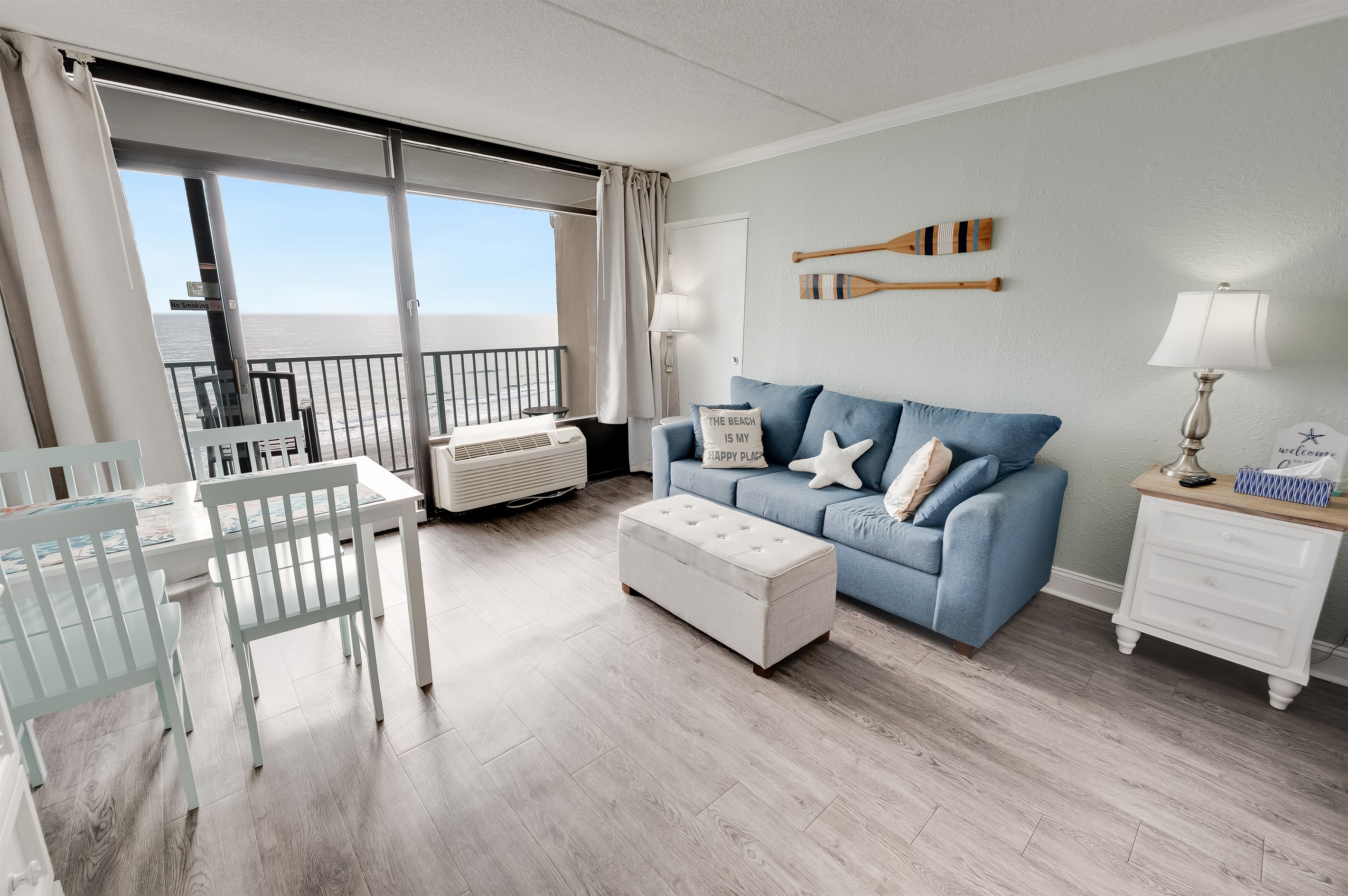 Room with Stunning Views🌊☀️