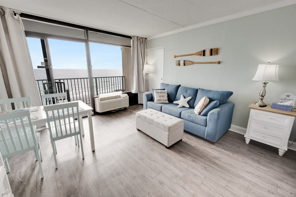 Room with Stunning Views🌊☀️