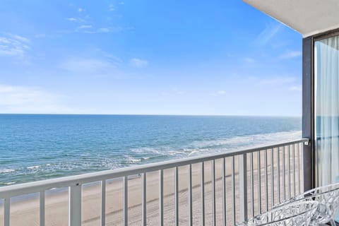 Beautiful Direct Oceanfront Views!