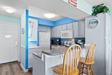 Large Kitchen Area, Beautifully Decorated