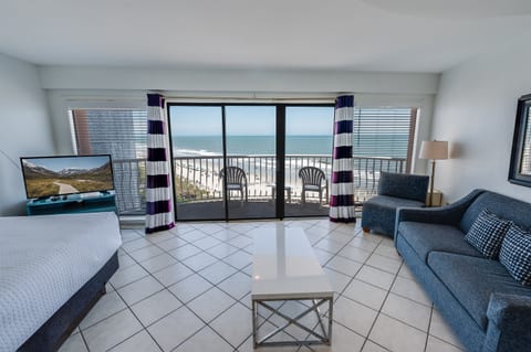 Amazing Living Room with Views of the Ocean 🌊☀️