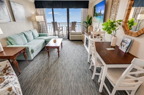 Amazing Living Room with Views of the Ocean 🌊☀️