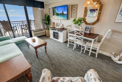 Amazing Living Room with Views of the Ocean 🌊☀️