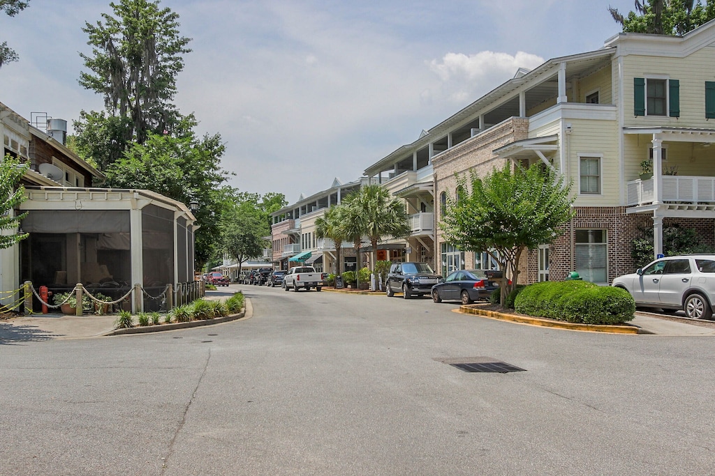 Old Town Bluffton...Live, work, play...Walkable community with restaurants/music