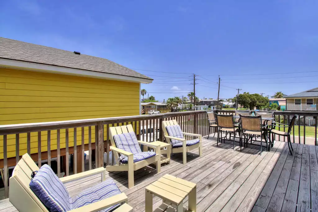 Front deck - Sandbar Retreat 4BR / 3BA - Port Aransas Beach