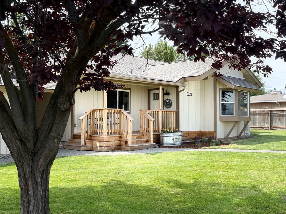 Welcome to the Lone Pine Ranch Guesthouse!